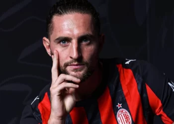 H Μίλαν ανακοίνωσε την απόκτηση του Αντριέν Ραμπιό