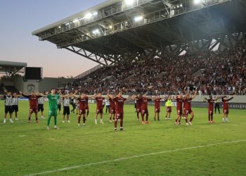 ΠΑΕ ΑΕΛ: «ΝΑΙ στις υπογραφές για το γηπεδικό, ΟΧΙ στη βία!»