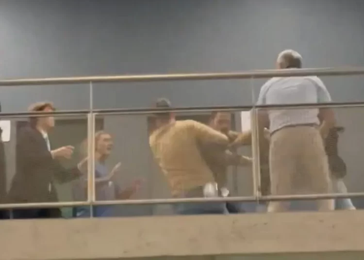 Χαμός στα VIP του γηπέδου της Εσπανιόλ: Πρώην πρόεδρος της ομάδας ενεπλάκη σε επεισόδιο με οπαδούς της Μπέτις