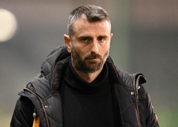 Ο Στέλιος Μαλεζάς αναλαμβάνει την ΑΕΛ