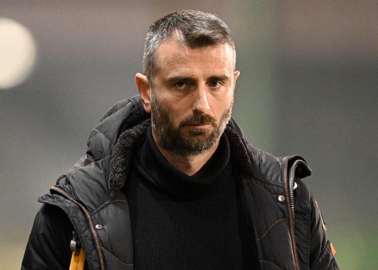 Ο Στέλιος Μαλεζάς αναλαμβάνει την ΑΕΛ