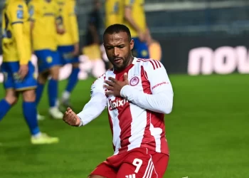 Με «λυτρωτή» τον Ελ Κααμπί, ο Ολυμπιακός πέρασε από το Αγρίνιο