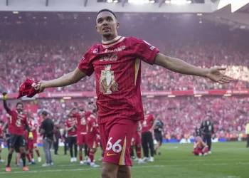 Το Άνφιλντ δε συγχωρεί: Βανδάλισαν την τοιχογραφία του Αλεξάντερ-Άρνολντ πριν την επιστροφή του