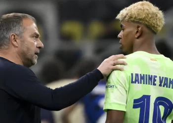 «Βόμβα» στην Ισπανία με Φλικ – «Ζήτησε να φύγει από τη Μπαρτσελόνα εξαιτίας του Γιαμάλ»