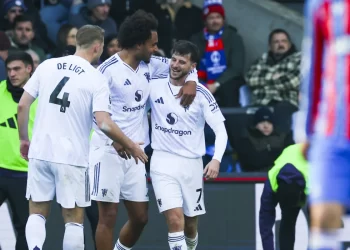 H Mάντσεστερ Γιουνάιτεντ «απέδρασε» από το Λονδίνο και επέστρεψε στις νίκες