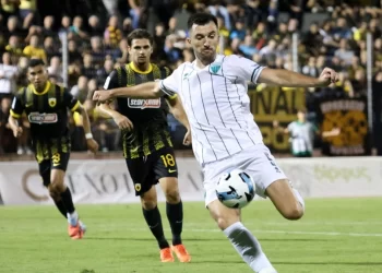  Με Όζμπολτ και Λαγιούς ο Λεβαδειακός στη Λάρισα