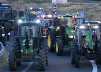 Παραμένουν στα μπλόκα οι αγρότες – Το Σάββατο η πανελλαδική στη Νίκαια