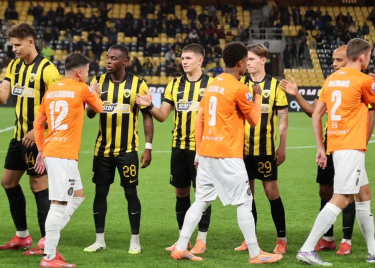 Η σύζυγος Έλληνα προπονητή Super League έχει υπάρξει στο παρελθόν playmate