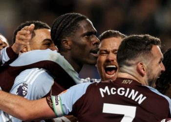 Ανατροπάρα για Άστον Βίλα, συνεχίζει η Άρσεναλ