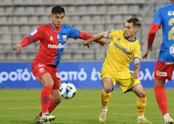 Σιαμπάνης και Μαρτίνες χάρισαν τη νίκη στο Βόλο